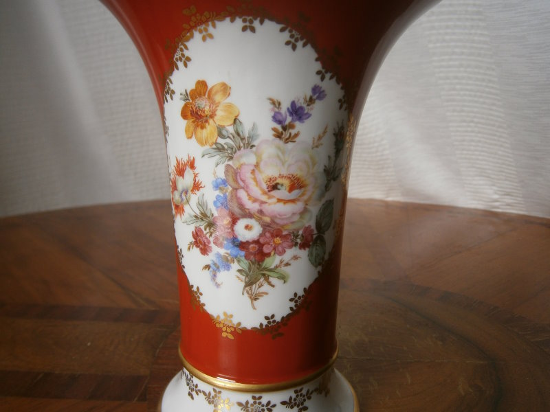 Немецкая фарфровая ваза
