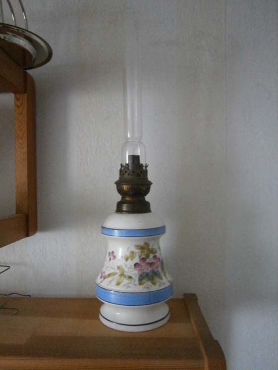 старинная французская фарфоровая  керосиновая лампа