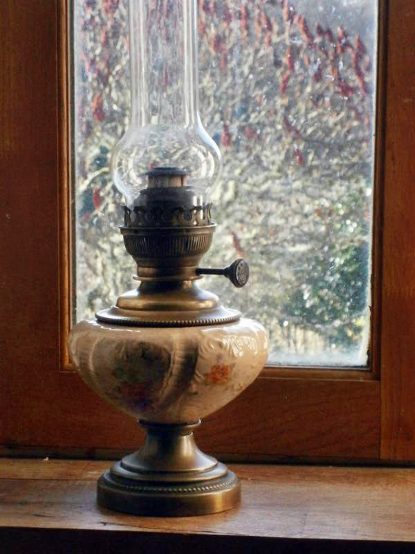 старинная настольная керосиновая лампа