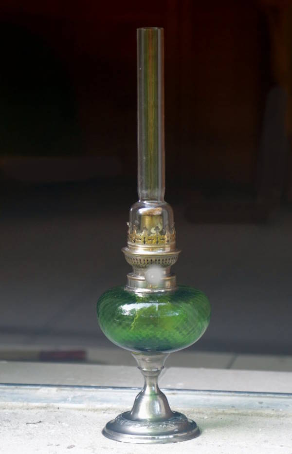 Старинная французская керосиновая лампа