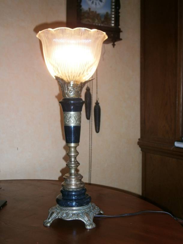 Старинная настольная французская лампа