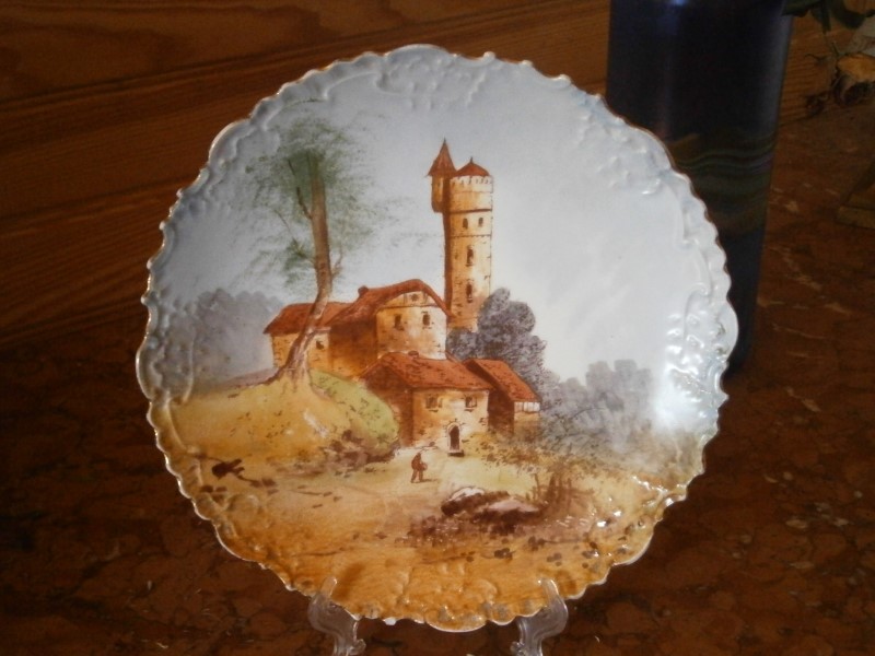 Антикварная французская фарфоровая тарелка