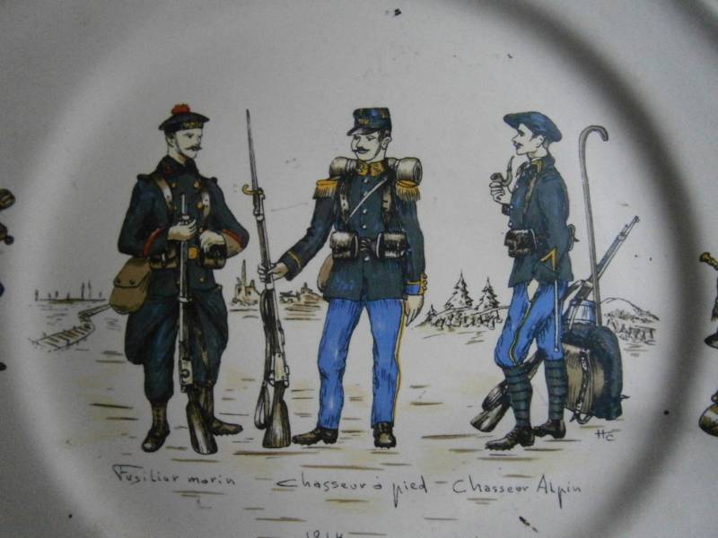 Настенная фаянсовая военная тарелка Delft