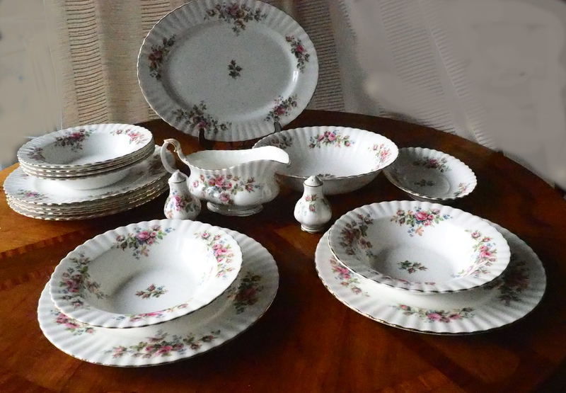 Английский столовый сервиз Royal Albert 